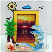 产品尺寸:5*7.6
包装方式: 1PCS/24PCS/CTN0.087CBM
说明: 2*3的玻璃树脂相框