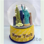 Product Size: 6.5*6.5*9CM
Product Packing: 1PCS/36PCS/CTN1.41’
Product Desc: 65MM water globe, with poly based & poly statue inside