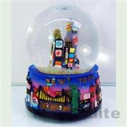 Product Size: 4.5*4.6*5.7CM
Product Packing: 1PCS/96PCS/1.90'
Product Desc: 45MM water globe, with poly based & poly statue inside